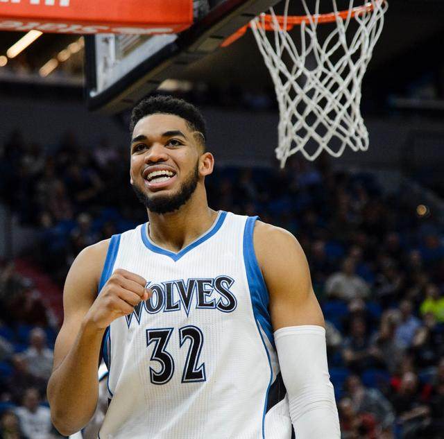 台上更加显 台上更加显