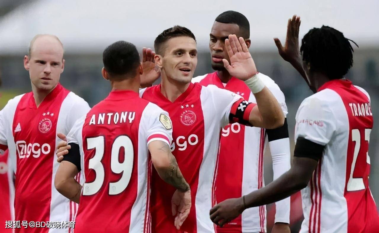 都让我们感 都让我们感